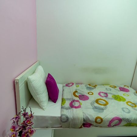 Nice Single Rooms For "Girls" Only In Dubai, Marina Eksteriør billede