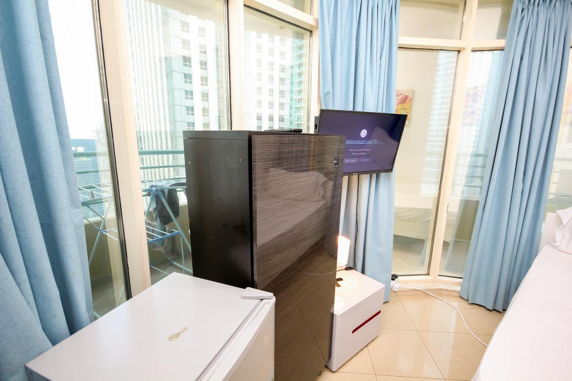 Nice Single Rooms For "Girls" Only In Dubai, Marina Eksteriør billede