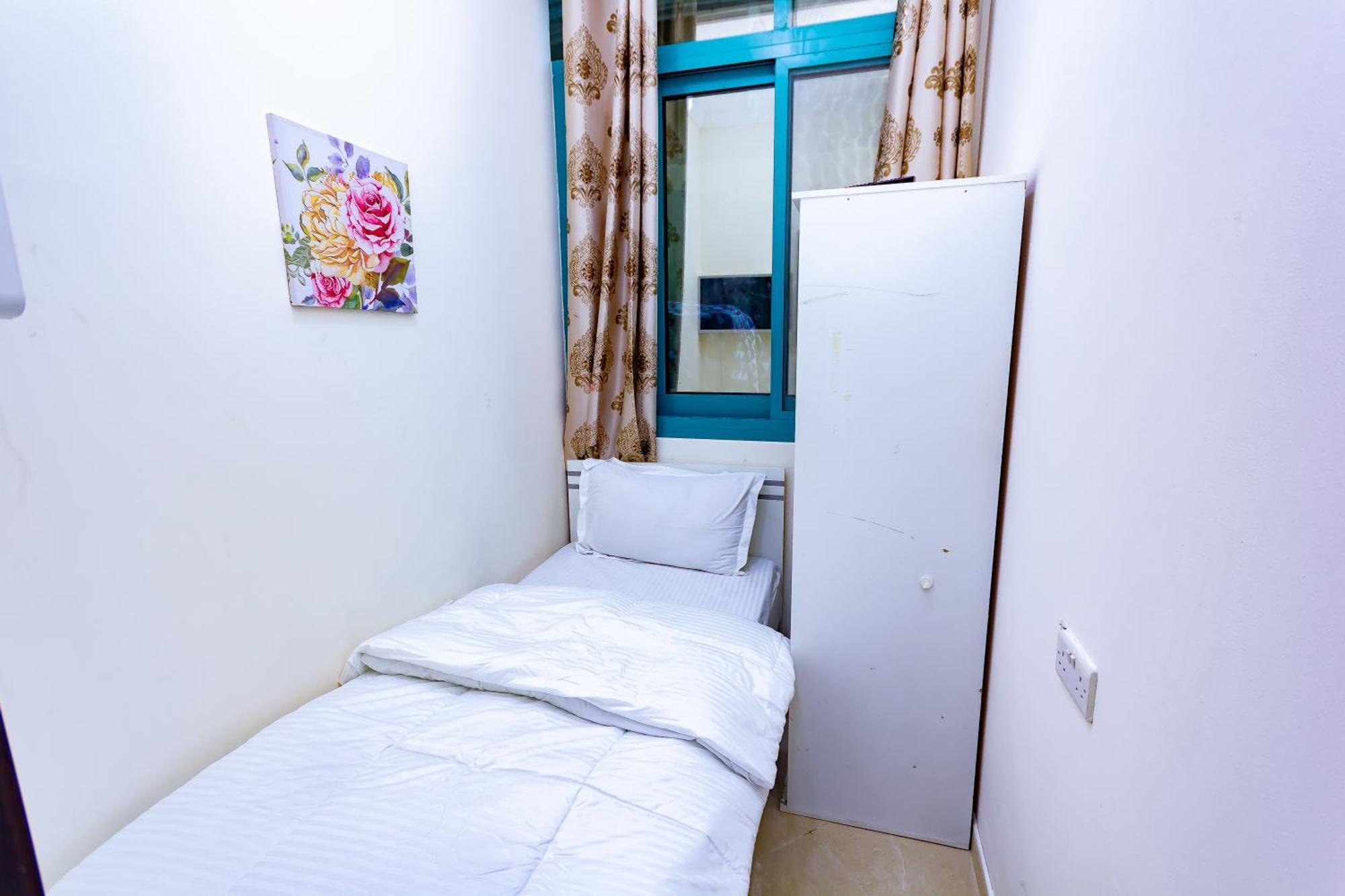Nice Single Rooms For "Girls" Only In Dubai, Marina Eksteriør billede