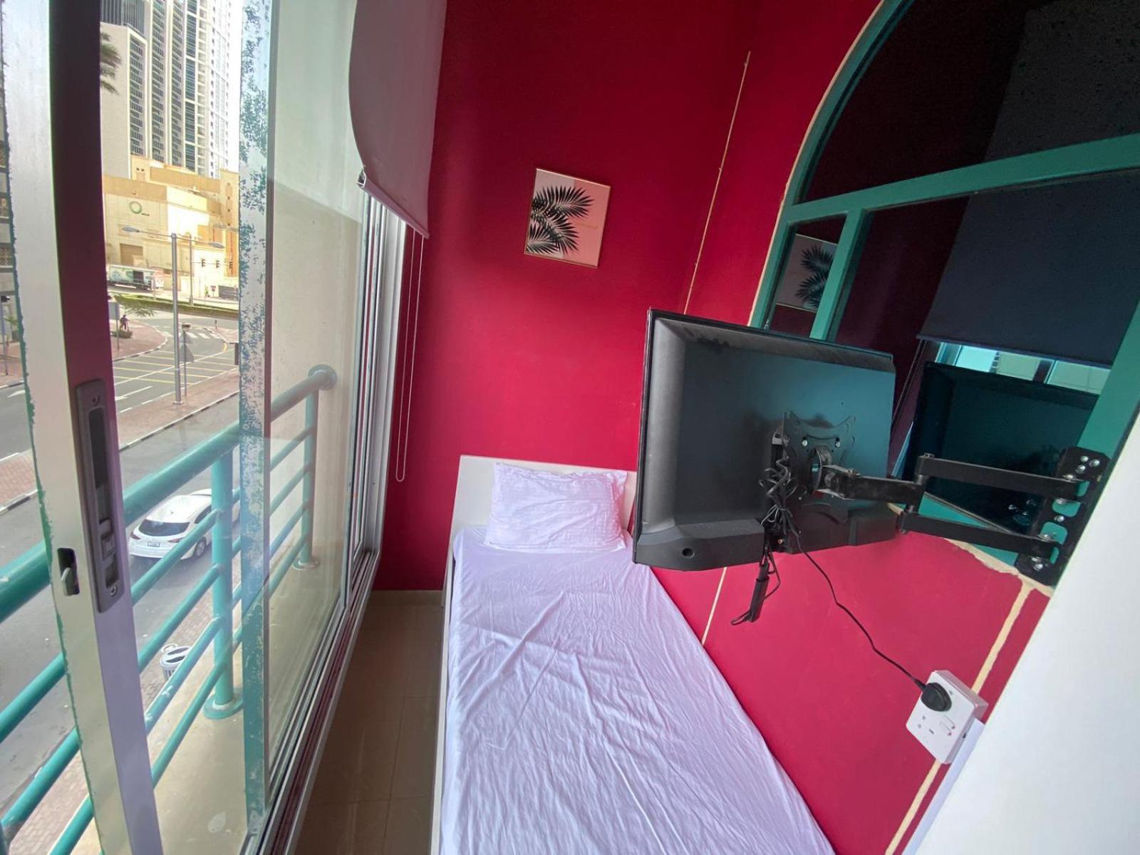 Nice Single Rooms For "Girls" Only In Dubai, Marina Eksteriør billede
