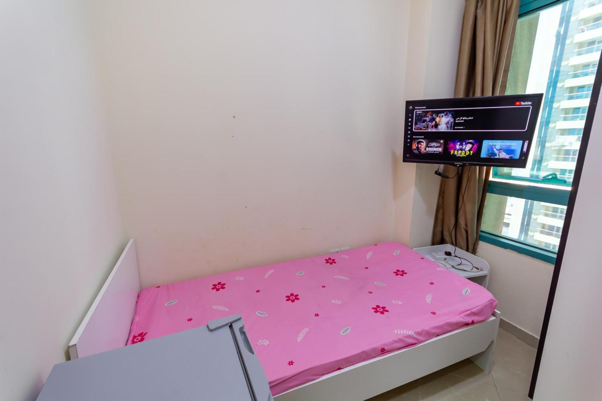 Nice Single Rooms For "Girls" Only In Dubai, Marina Eksteriør billede