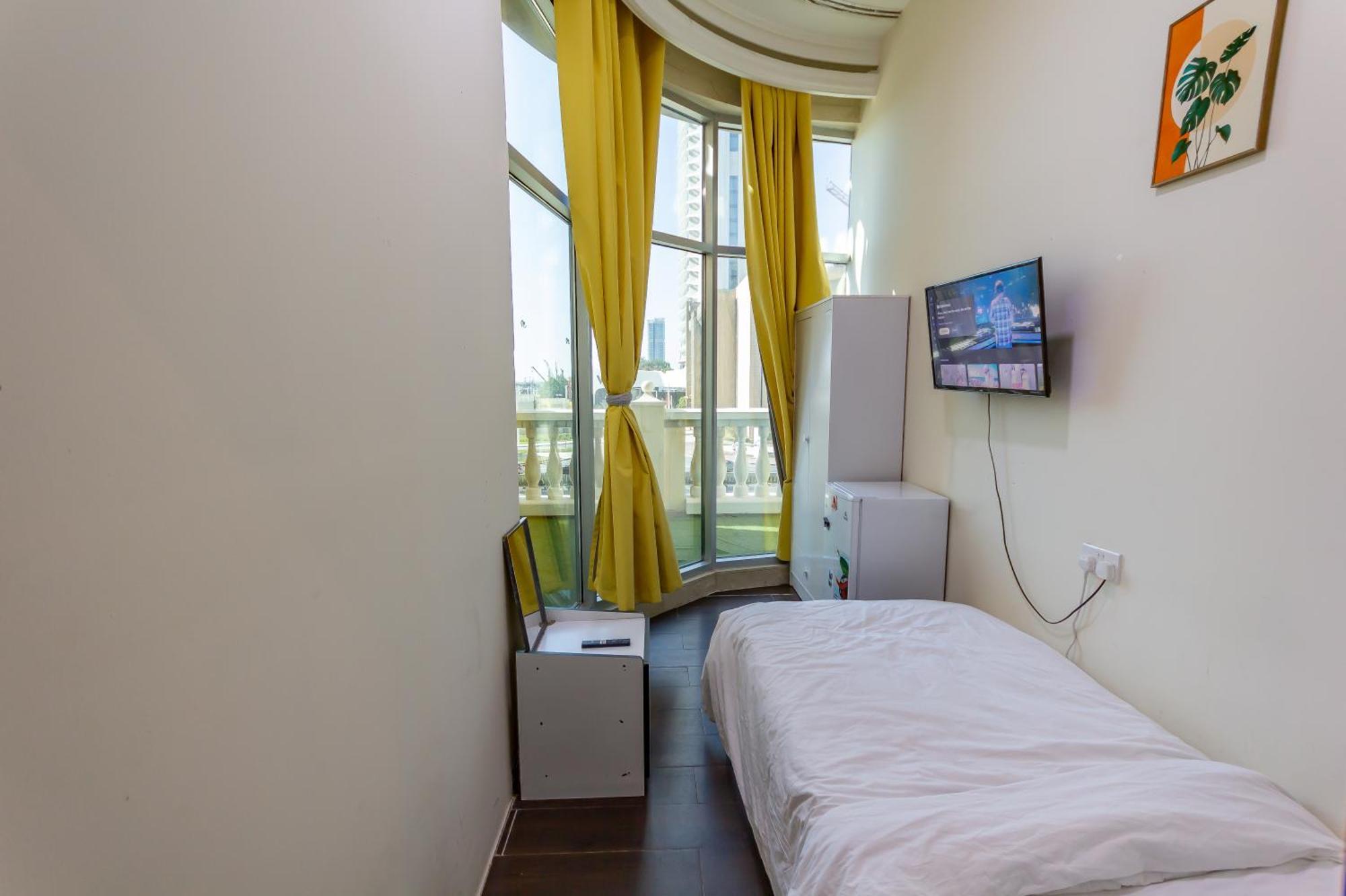 Nice Single Rooms For "Girls" Only In Dubai, Marina Eksteriør billede
