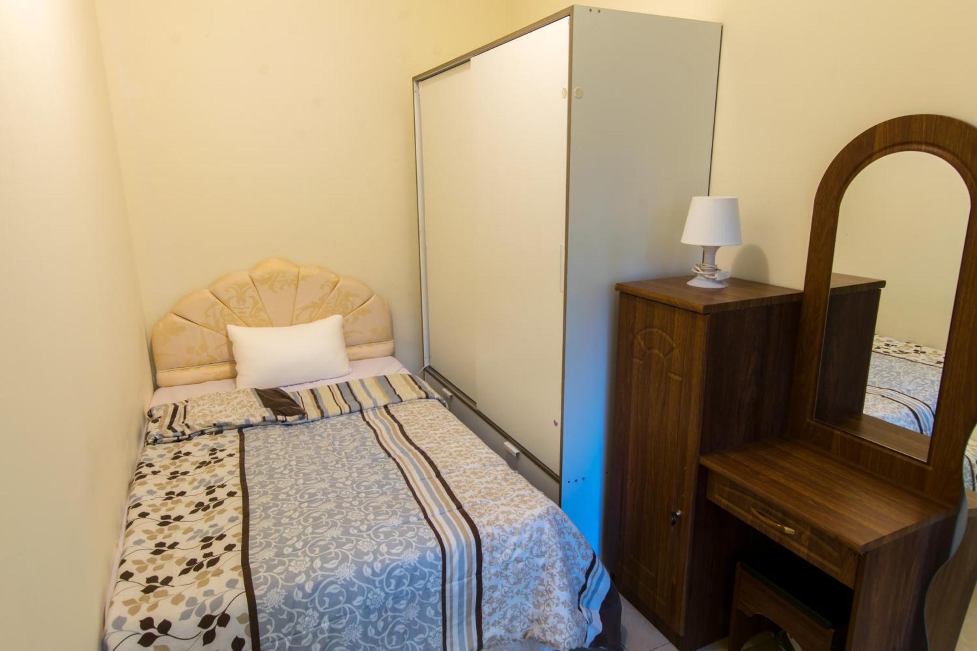 Nice Single Rooms For "Girls" Only In Dubai, Marina Eksteriør billede