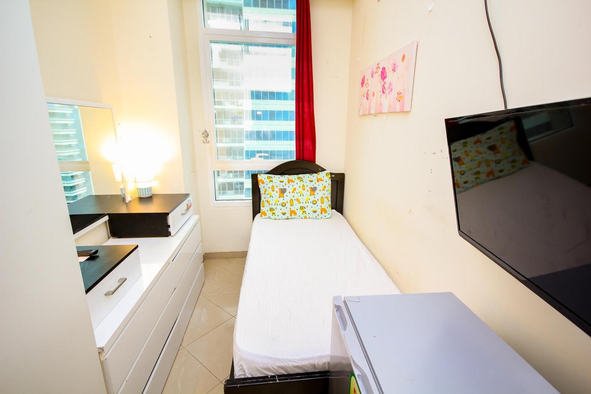 Nice Single Rooms For "Girls" Only In Dubai, Marina Eksteriør billede