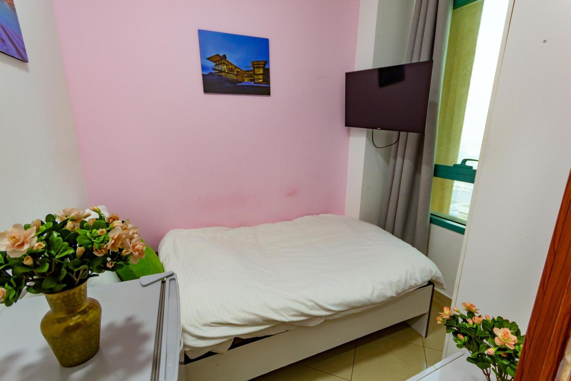 Nice Single Rooms For "Girls" Only In Dubai, Marina Eksteriør billede