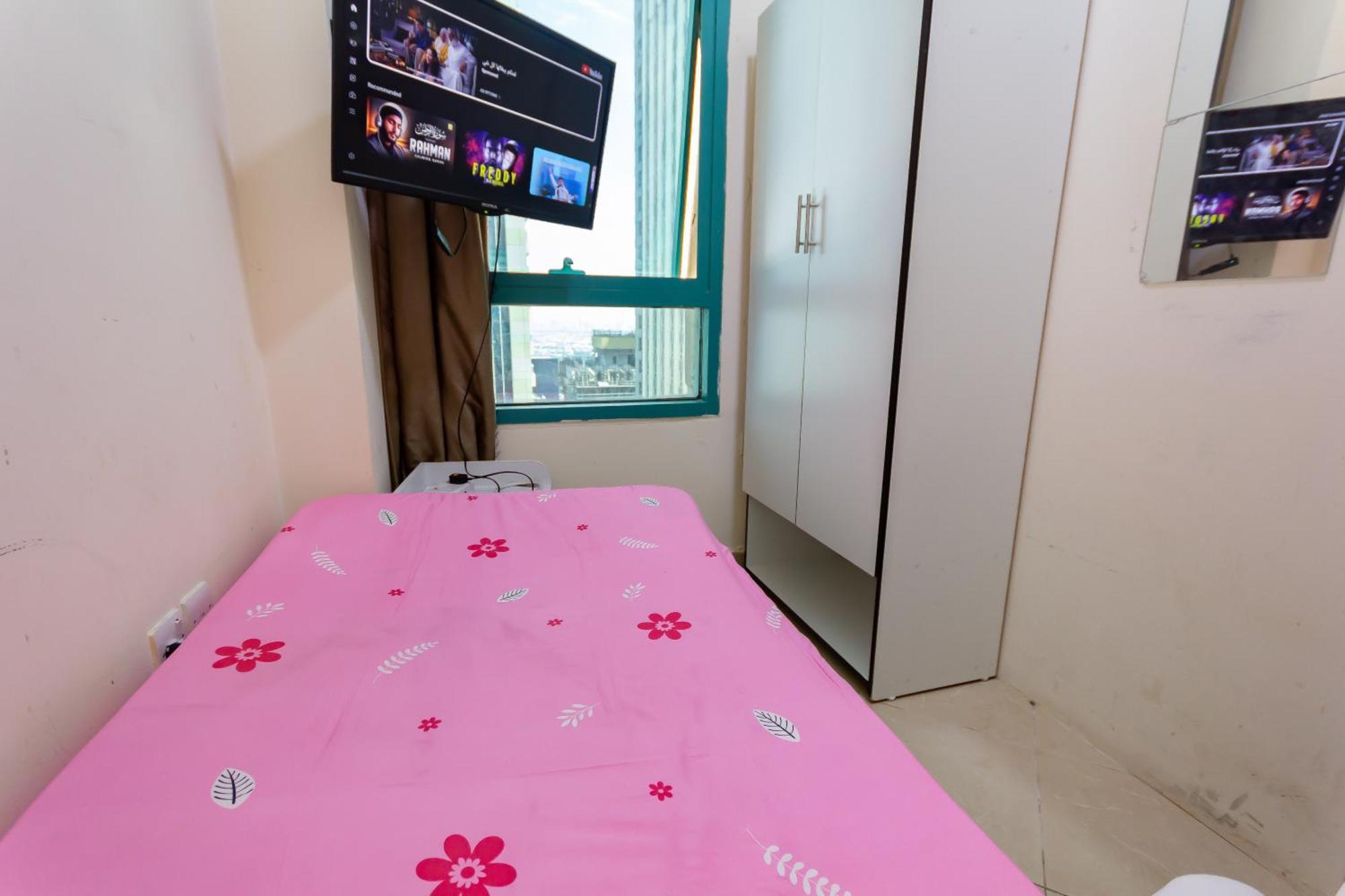 Nice Single Rooms For "Girls" Only In Dubai, Marina Eksteriør billede