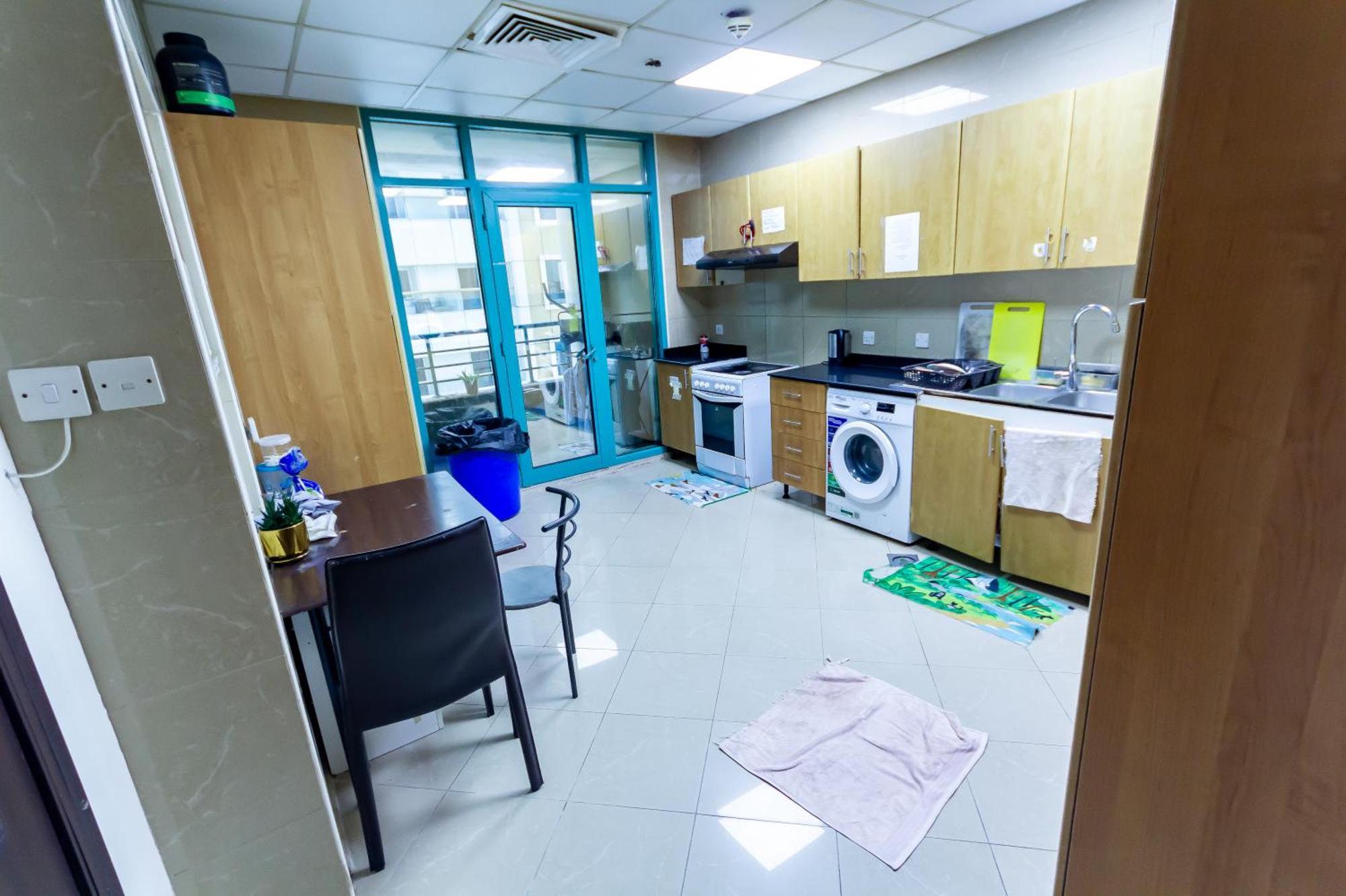 Nice Single Rooms For "Girls" Only In Dubai, Marina Eksteriør billede